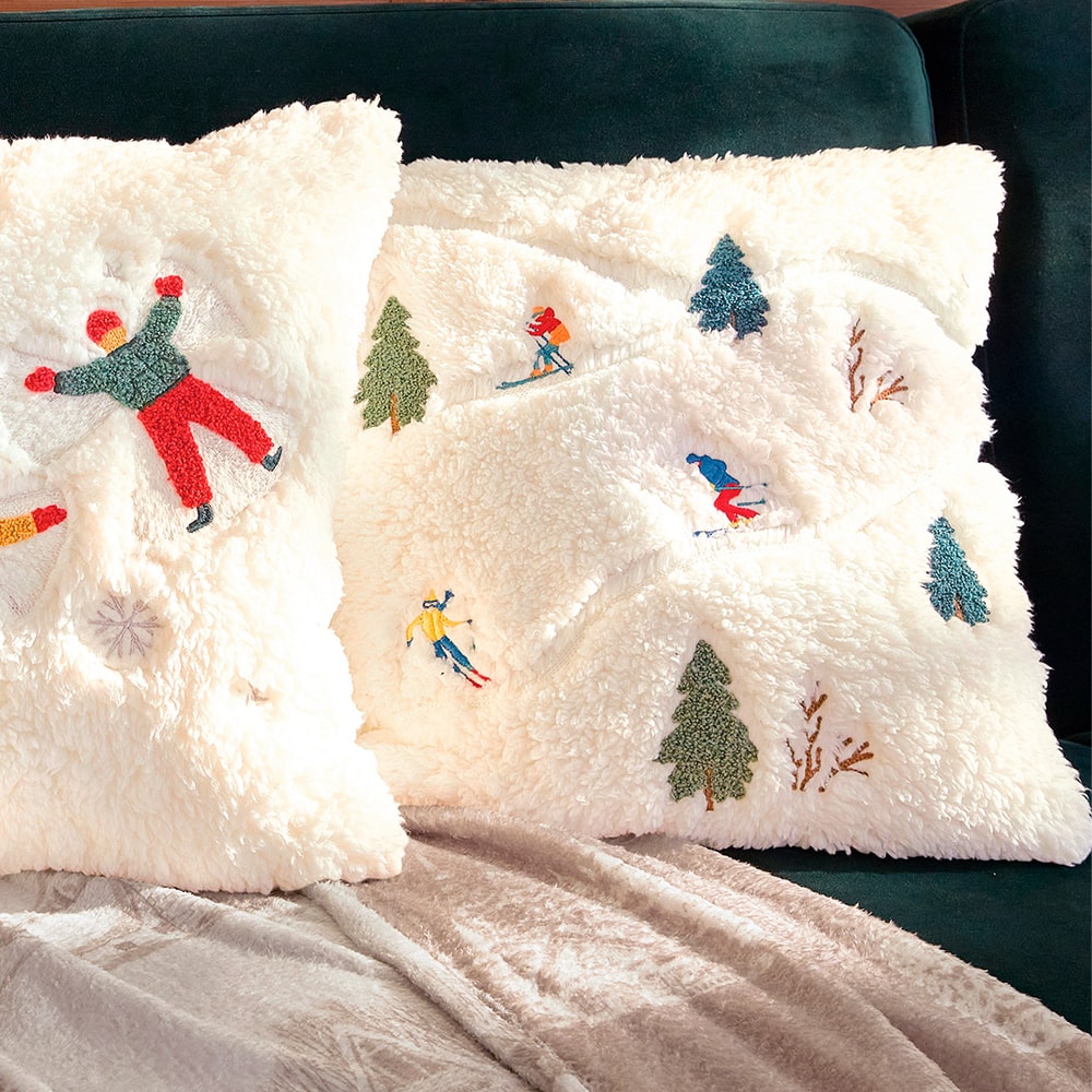 Étoile des neiges - Housse de coussin skieurs – Image 2